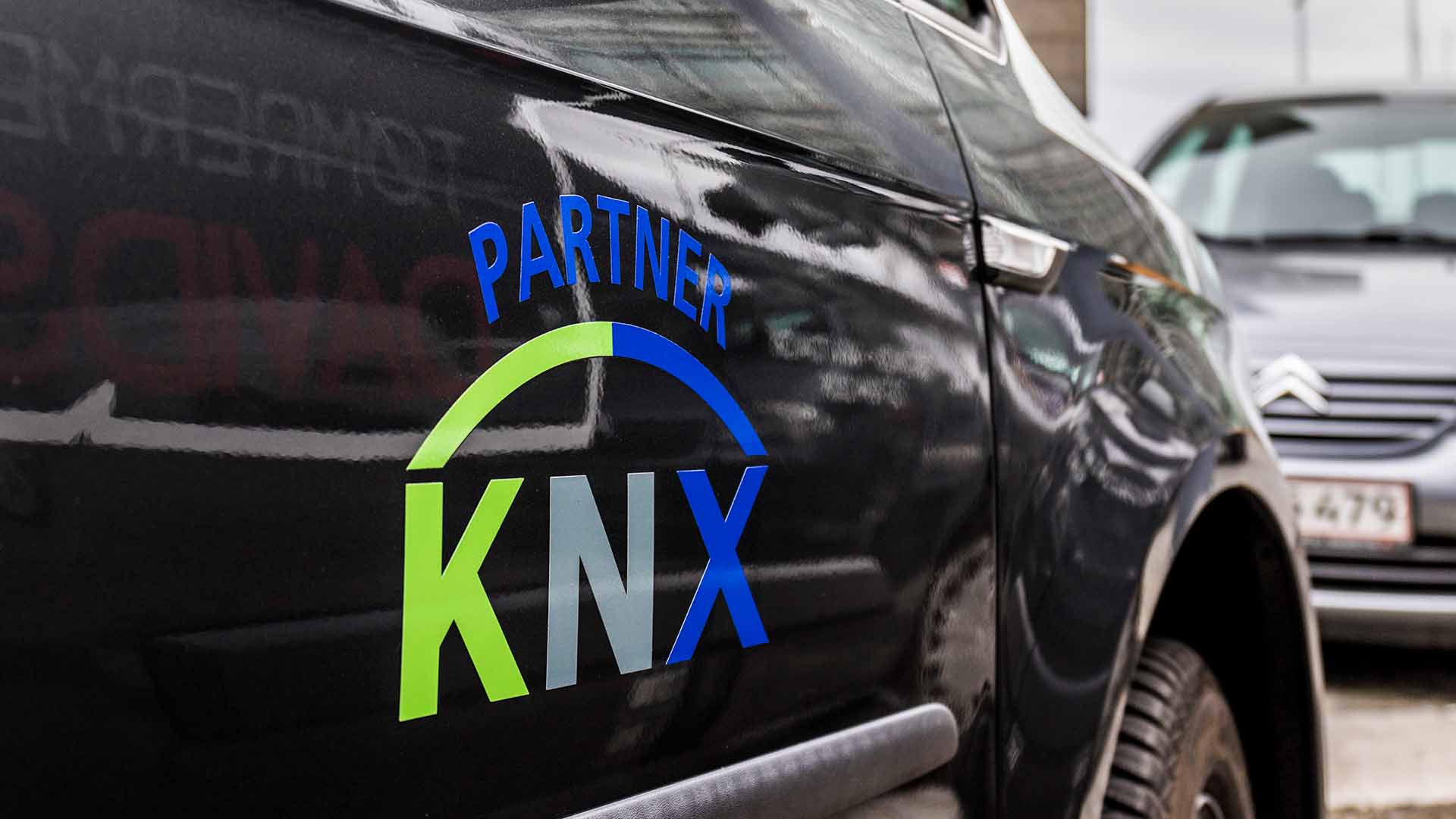 KNX Partner på firmabil